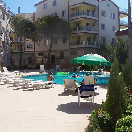 Royal Residences מלון