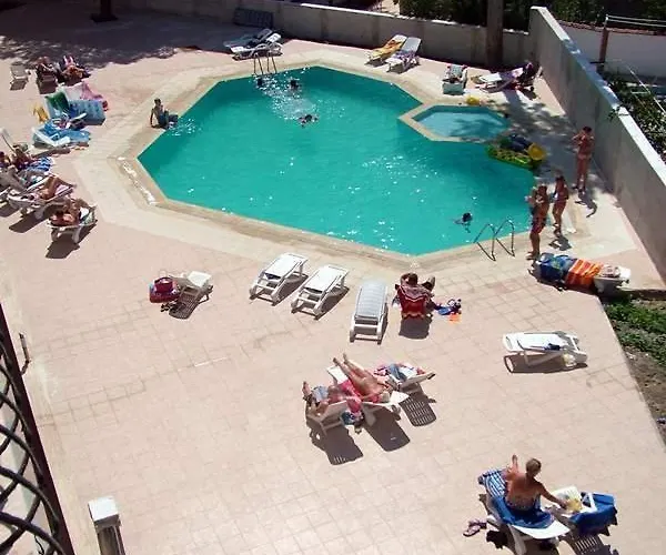 Royal Residences Hotel