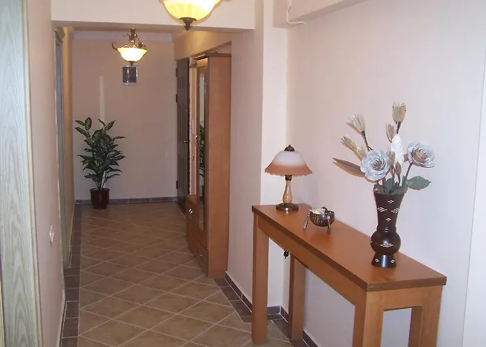 Royal Residences Hotel *